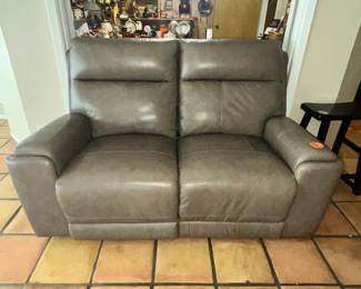 MATCHING DUAL "POWER RECLINER" LOVE SEAT!