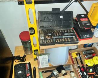 LOTS OF NICE TOOLS