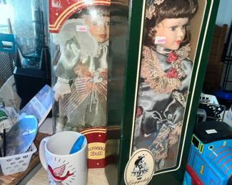 DOLLS IN BOX