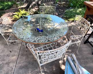 VINTAGE IRON PATIO SET