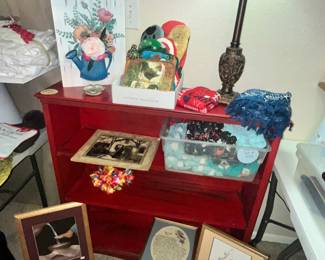 RED SHELF