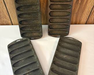 Set of 4 Vintage Lodge No. 27C Cast Iron Corn Stick Pans 7 Ear Molds
