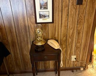 Vintage Accent Table Lot w Accutime Anniversary Clock, Thomas Kinkade Art More