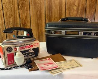 Vintage Samsonite Silhouette Train Case w GE F49 Travel Iron, Mirror Accessories
