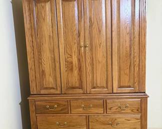Vintage Jasper Cabinet Company Solid Oak Wardrobe Entertainment Armoire Dovetail Drawers