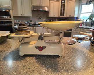 Very nice unusual scale - enamel 