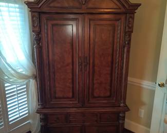 Very large armoire