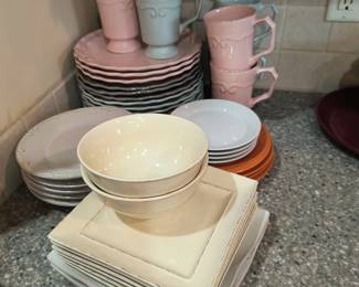 Assorted dish sets 