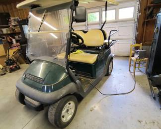 Very nice electric golf cart