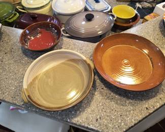 Pottery dishes