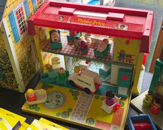 Vintage 1976 Fisher Price Little People Children’s Hospital With Accessories