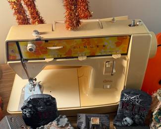 Vintage SINGER GENIE Sewing Machine 354 with Pedal & Case