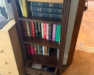 Lincoln Brand Matching Book Shelves