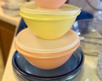 Classic Tupperware Wonderlier nesting bowls in signature vintage retro pastel colors