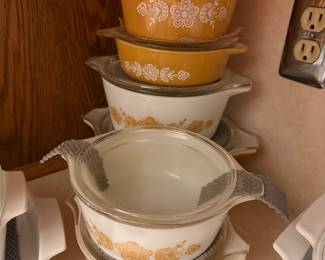 PYREX Butterfly Gold #472 473 474 475 Cinderella Round Casserole w/ Lids ++