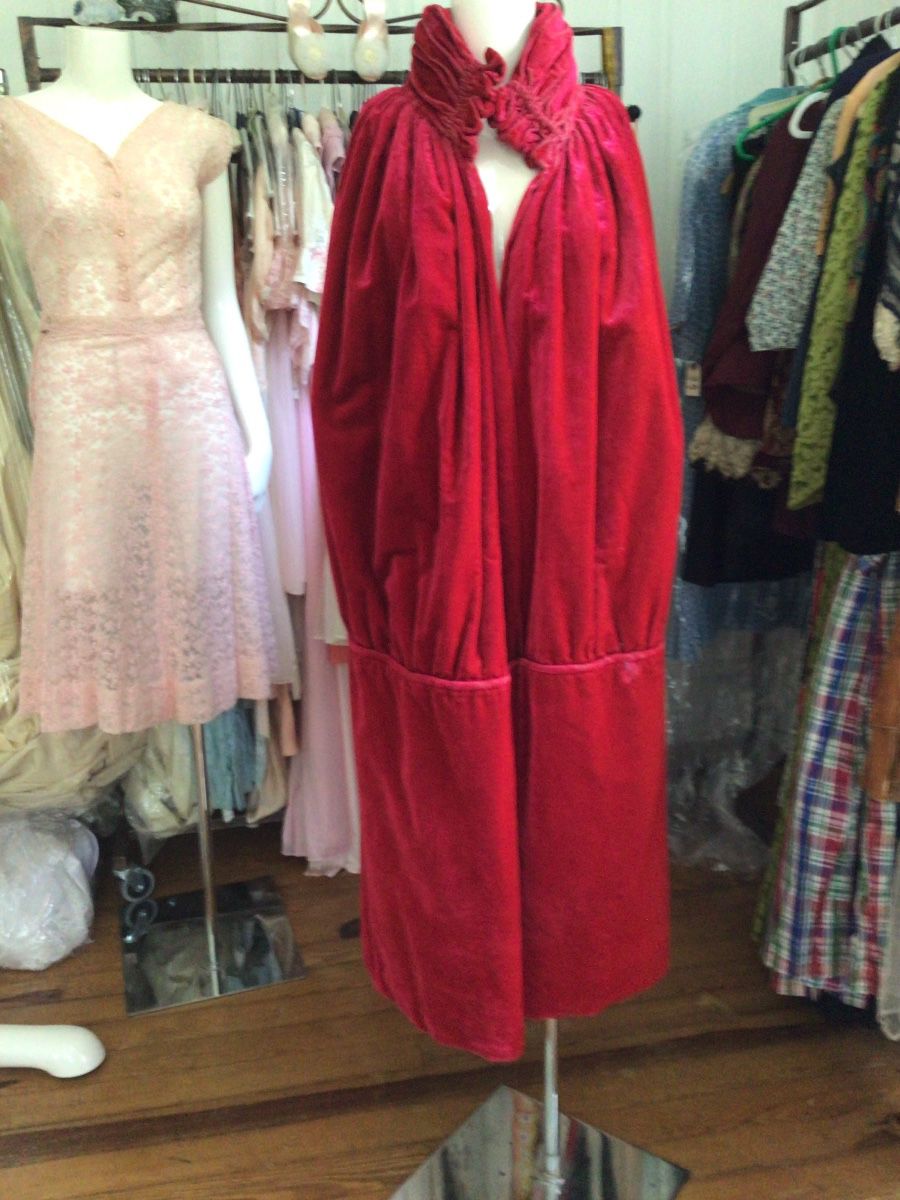 1920s silk velvet cocoon opera cape. I have the feathered headpiece and shoes that came with this. Studio room