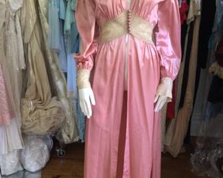 Vintage 1940s lingerie robe. Unworn. Studio Room