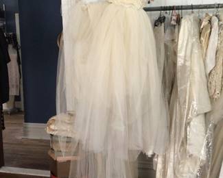 Vintage cathedral wedding veil. Approx. 1930-40. Studio room.