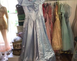 Super sweet 1940s satin hoop dress with hoop intact and a darling headpiece. Studio room