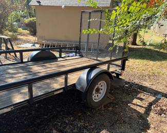 Very nice 5' x 10' Utility trailer with Pipe Top (No title needed under 4000 lbs.)