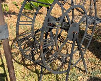 Vintage Metal Wilson & Fisher Ferris Wheel Plant Stand