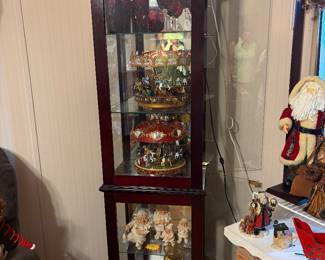 Tall thin (great for small spaces) Mahogany Display Cabinet