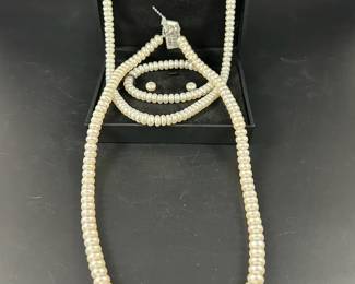 Lot of Honora Cultured Freshwater Pearl Three Piece Wardrobe Set and a 22 Pearl Rondel Strand
