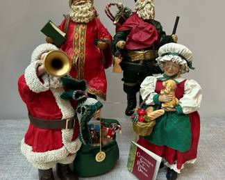 4 Santa ClausMrs Claus Figurines, Clothtique By Possible Dreams
