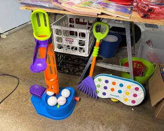  Little Tikes 3-in-1 Triple Splash T-Ball Set