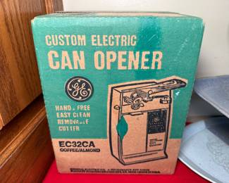 Vintage new-in-box, never opened or used, GE Custom Electric Can Opener. Model EC32CA