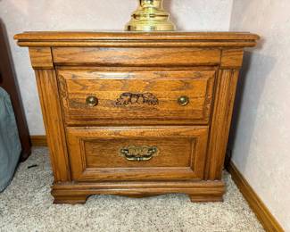 Broyhill night stands 