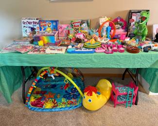 So many kid's toys