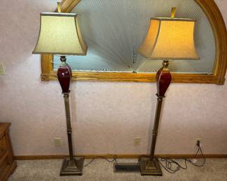 Marching floor lamps