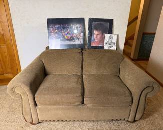 Lay-Z-Boy Love Seat Sofa