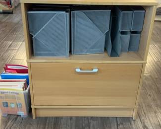 LE007 Wood classroom storage cabinet with gray fabric bins and drawer