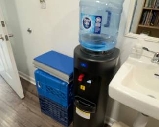 LE064 Black bottled water coolerdispenser with 5gallon water jug