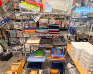 TS029 Rolling wire rack with many classroom trays pans baskets and wooden practicallife materials
