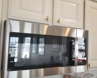 GE microwave oven mfg. 10/2020