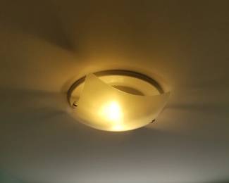Ceiling light fixture