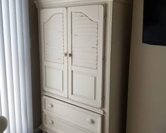 2-drawer armoire