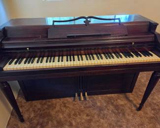 Piano with keyboard