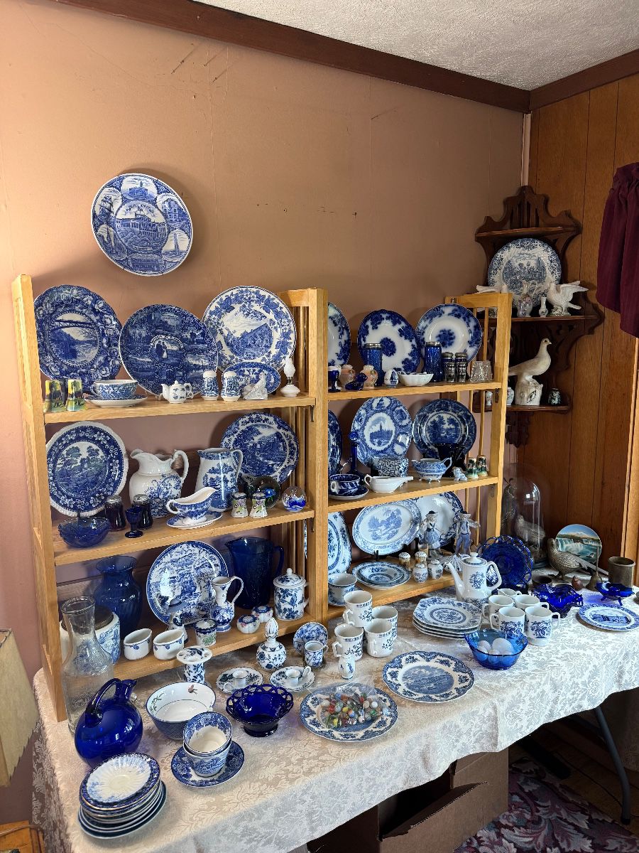 Living Room: Blue/White transfer-ware, cobalt glassware 
