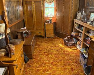 Middle Room 