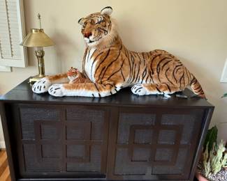 Tiger Plushie, Entertainment cabinet