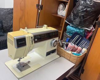 Singer sewing machine 
