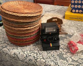 Wicker paper plate holders