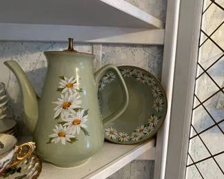 Mid-century “Lazy Daisy “ coffee pot and matching platter