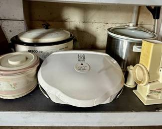 Small kitchen appliances, Geo Foreman, crock pots