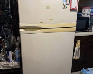 Kenmore Elite refrigerator with great working ice-maker