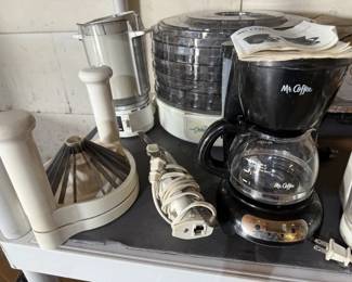 Small kitchen appliances, Mr. Coffee, Dehydrator, electric knife